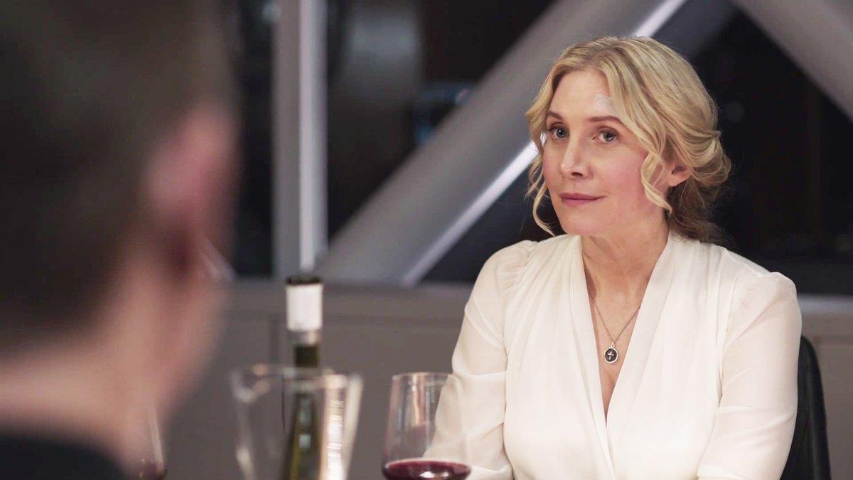 Mezzobusto di Elizabeth Mitchell, nei panni del pastore Anna Volovodov