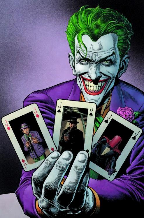 Mezzobusto del Joker con tre carte in mano, disegnato da Brian Bolland