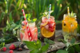 10 bevande rinfrescanti da fare in casa per l'estate