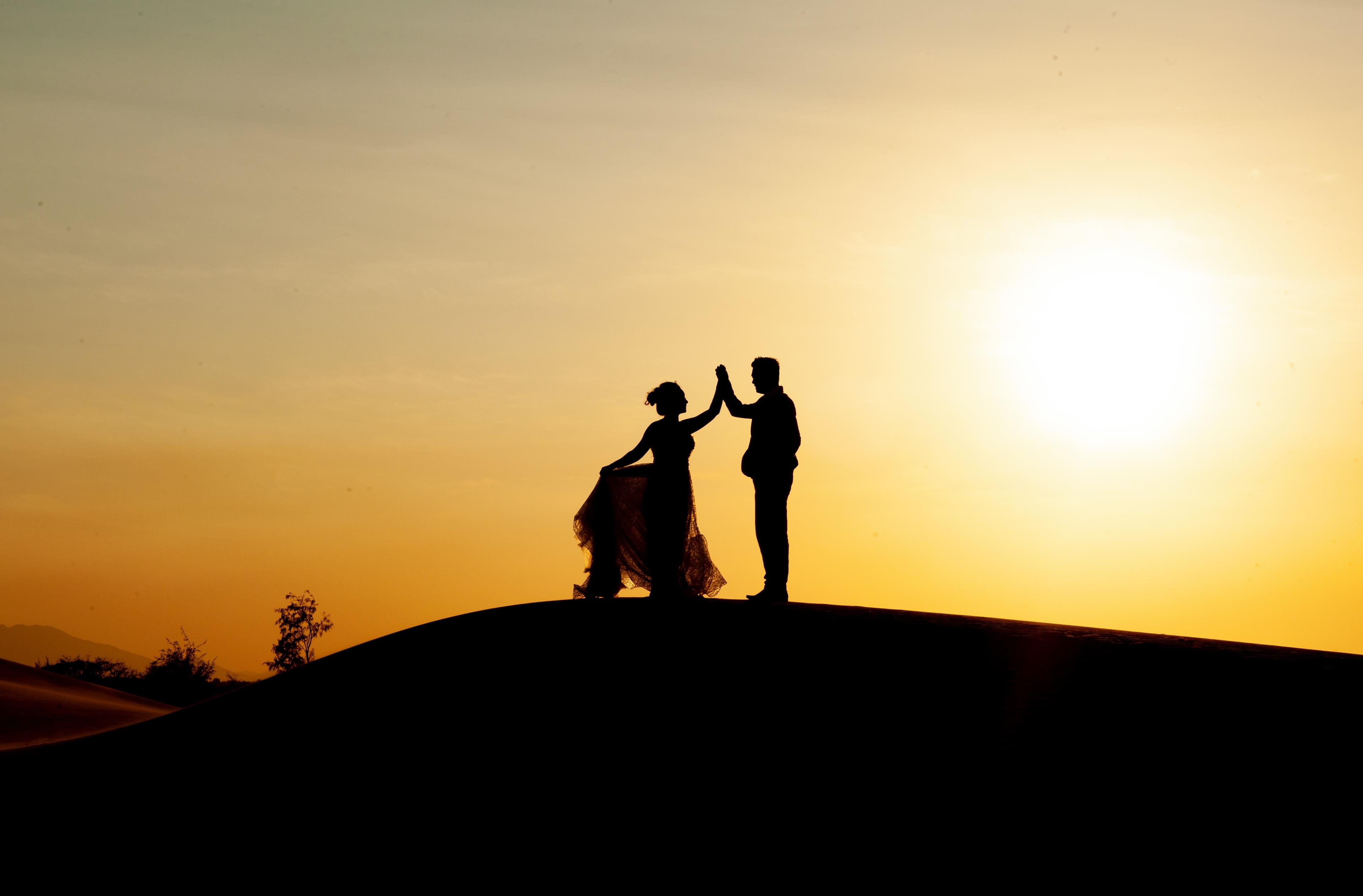 Copertina frasi sull'amore e il tramonto