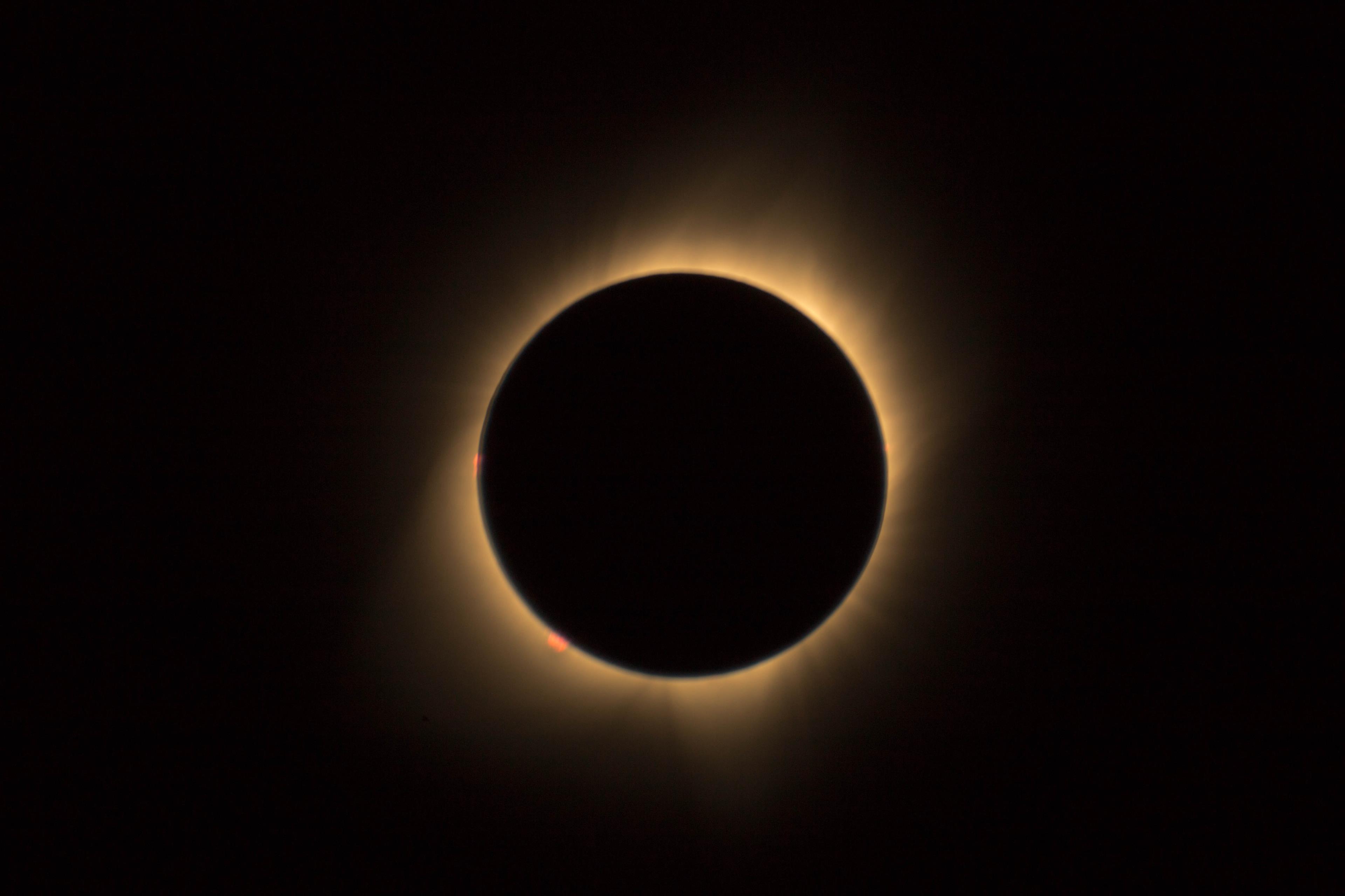 Copertina frasi sull'eclissi di luna