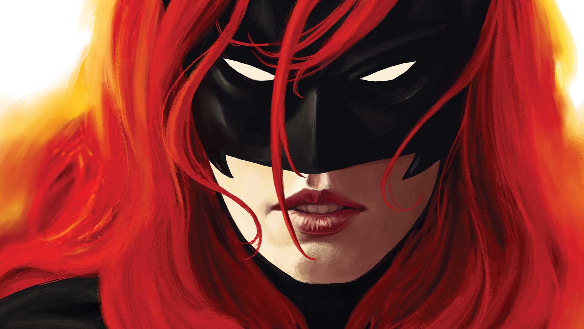 Batwoman ci inquieta con il suo sguardo intenso