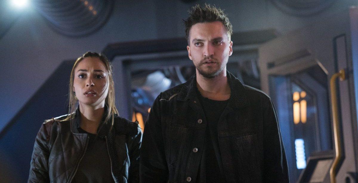 Raven e Murphy nella serie tv The 100