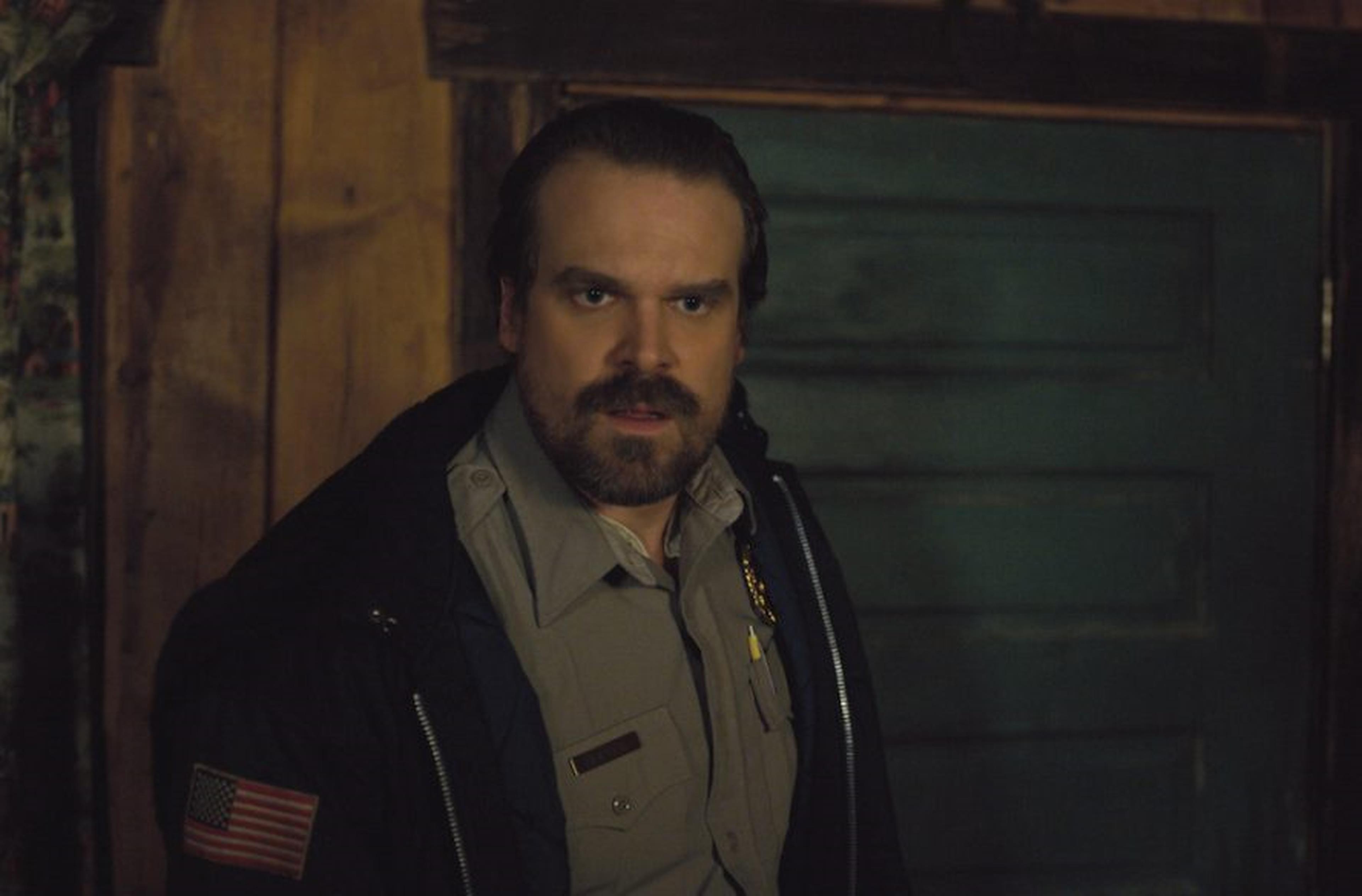Jim Hopper nella celebre serie sci-fi