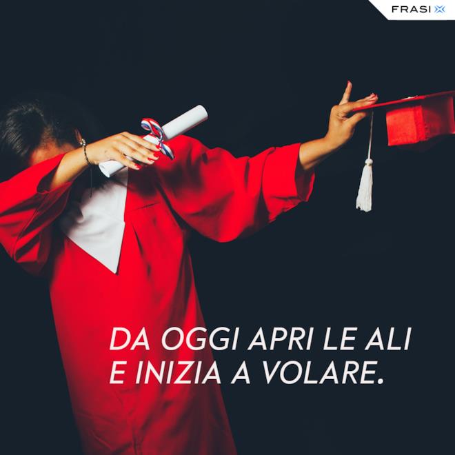 50+ Frasi sulla Laurea belle, originali e divertenti (con immagini) 50+ Frasi sulla Laurea belle, originali e divertenti (con immagini)