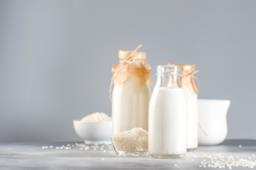 Latte di riso, tutti i benefici del latte vegetale