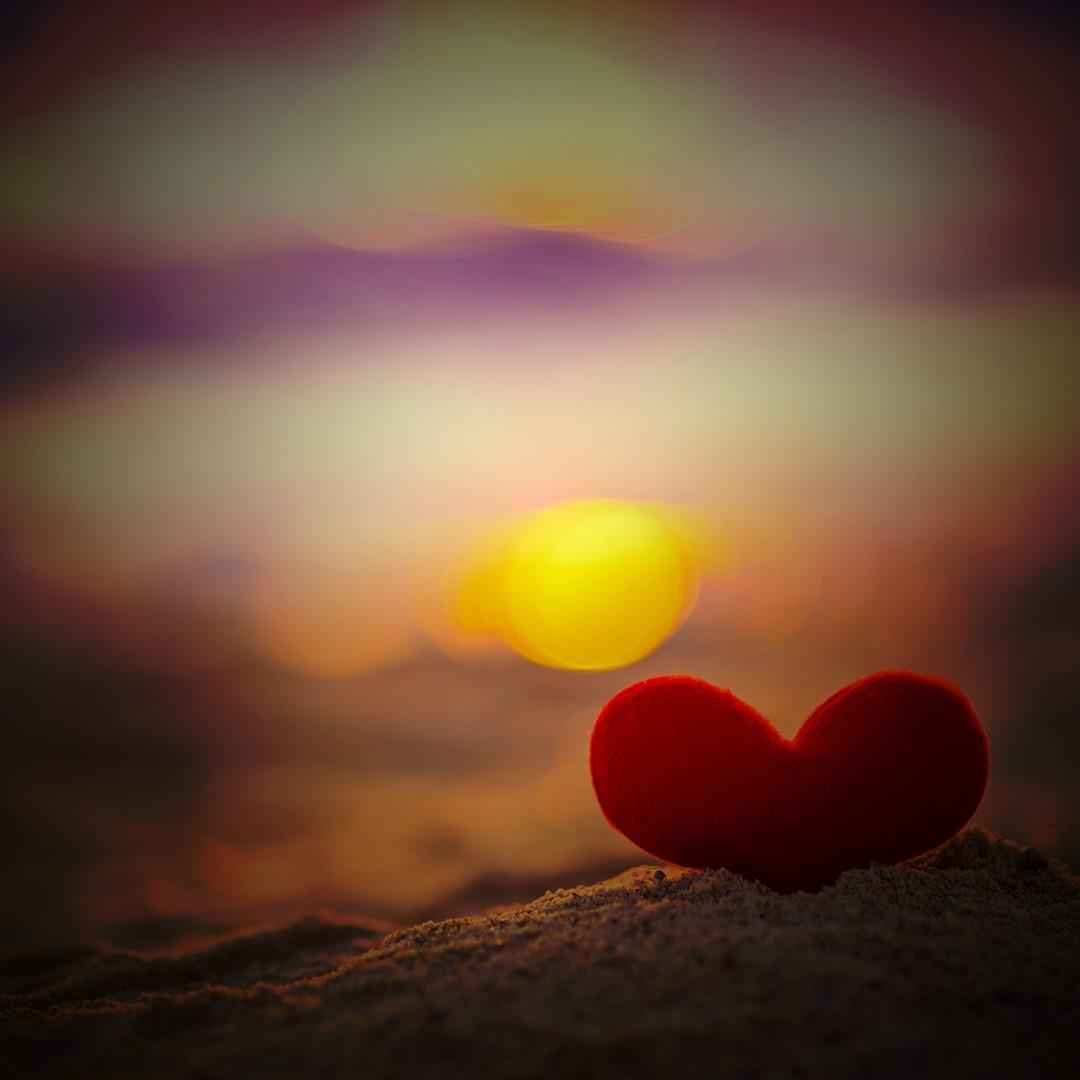 Copertina lontani ma vicini col cuore frasi