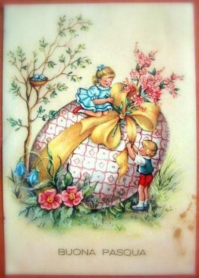 Un uovo gigante di Pasqua con due bambini - Immagini per auguri di Buona Pasqua