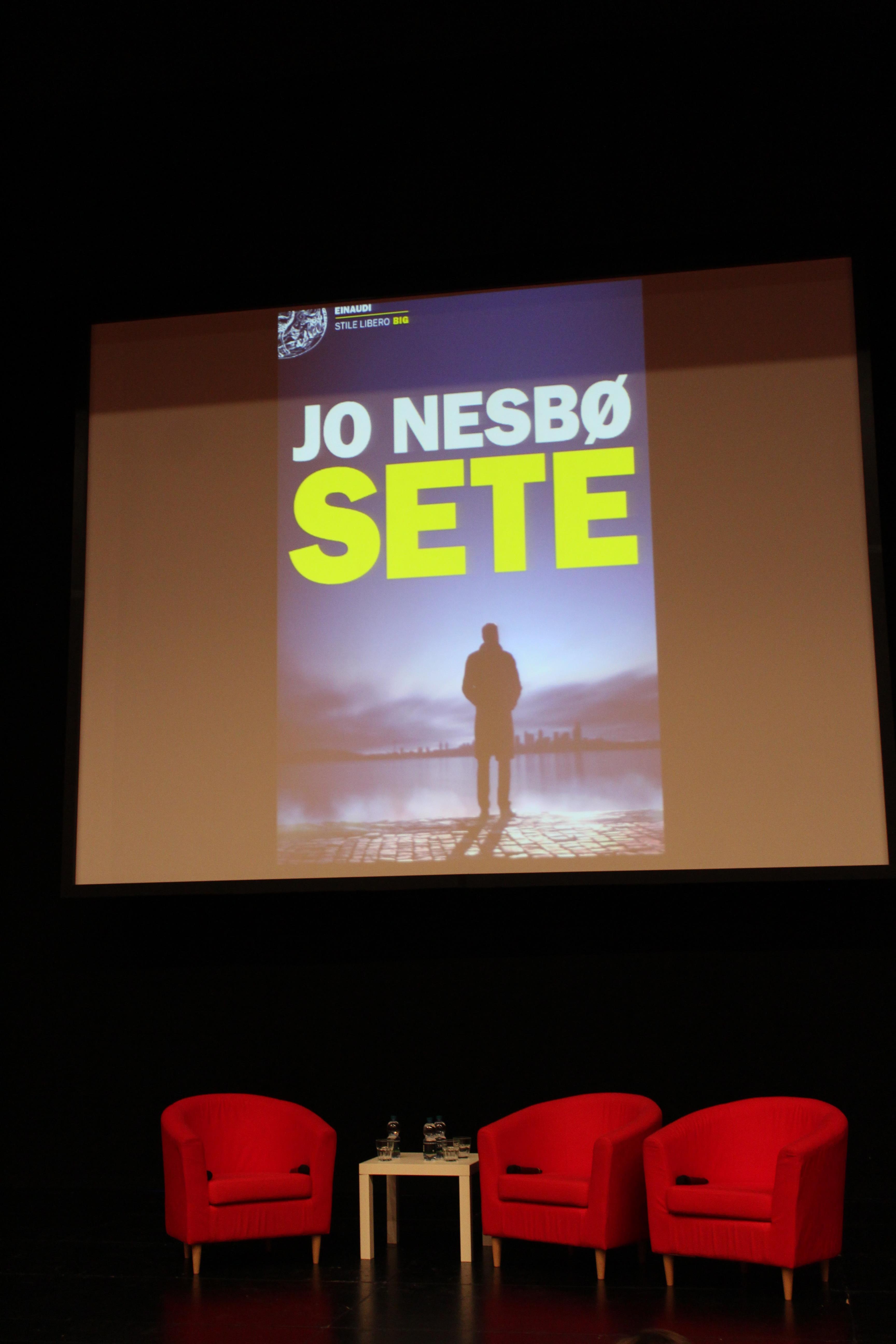 Jo Nesbø presenta il nuovo romanzo Sete e dialoga con Carlo Lucarelli