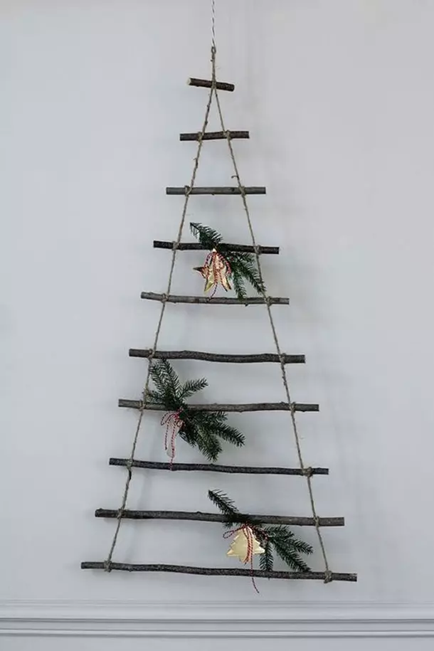 Albero di Natale stilizzato con rami