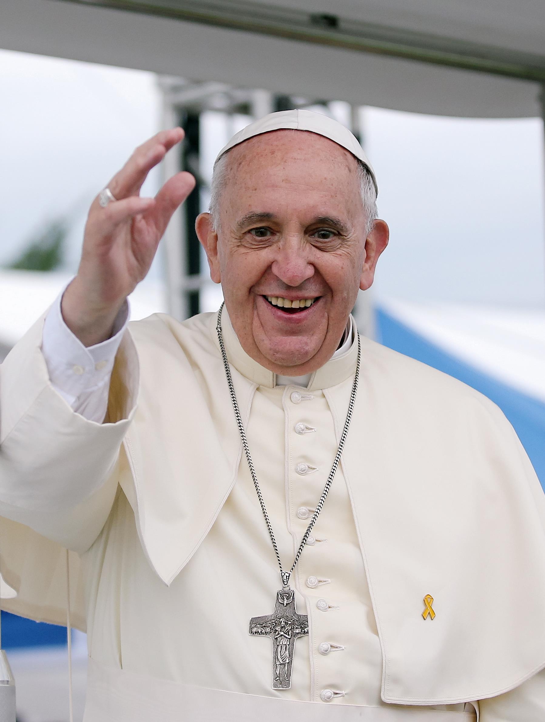 Immagine con frasi sui migranti di Papa Francesco