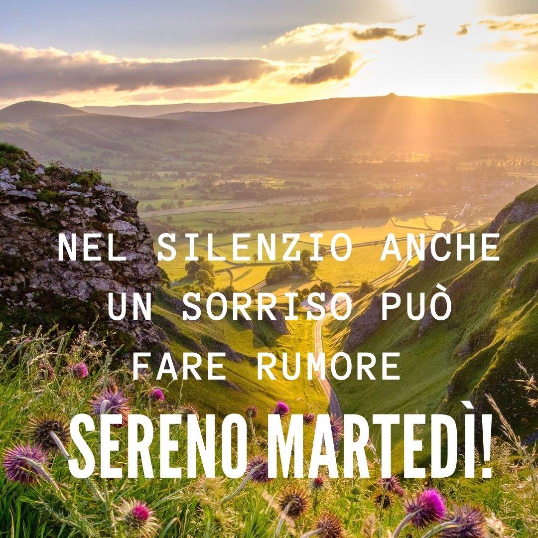 Nel silenzio anche un sorriso può fare rumore. Sereno Martedì!