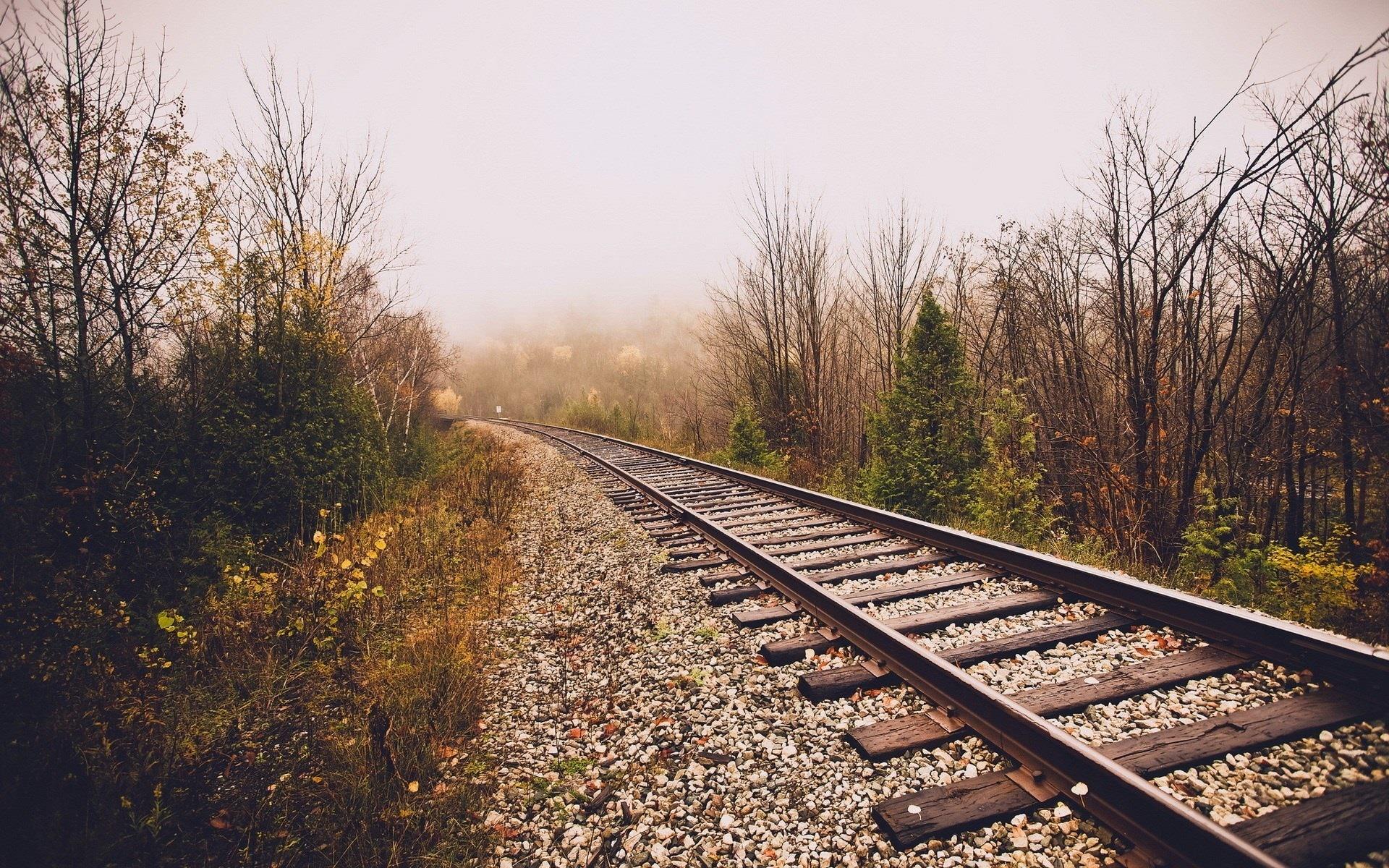 Una ferrovia - Sfondi per PC, iPhone, Android e profilo WhatsApp da scaricare