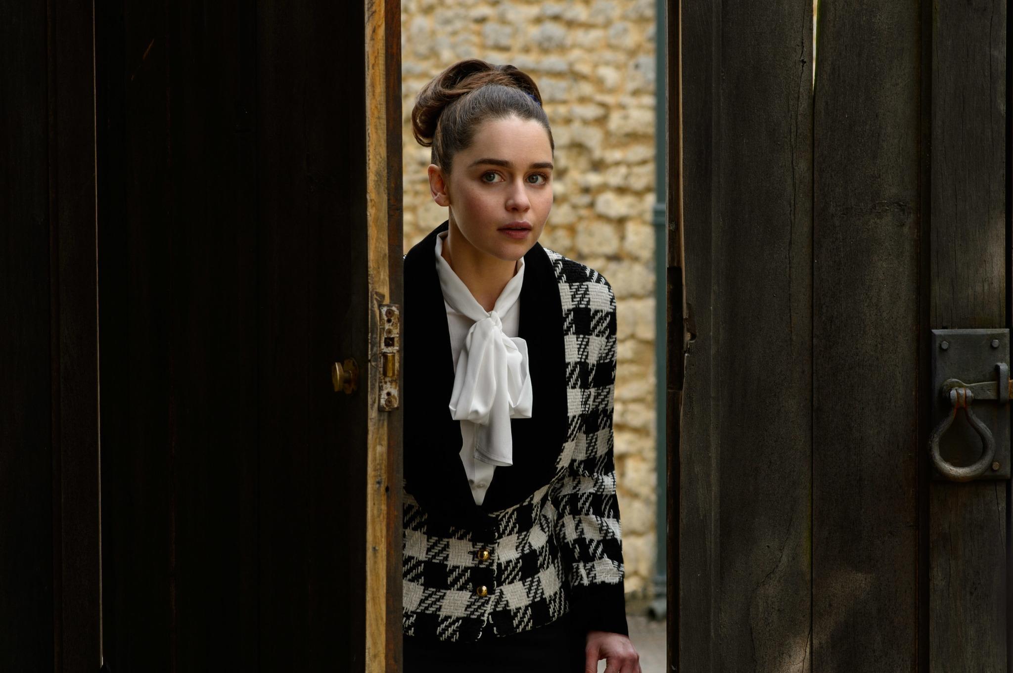 Io Prima di Te, Emilia Clarke in una scena del film